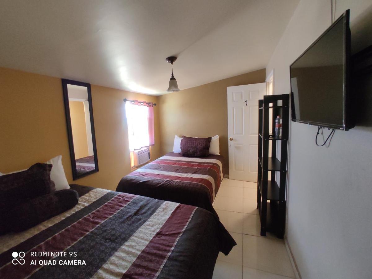 La Vid Posada Inn บาเย เด กัวลาลูเป ภายนอก รูปภาพ